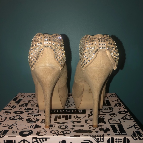 STEVE MADDEN NUDE HEELS - Picture 2 of 3